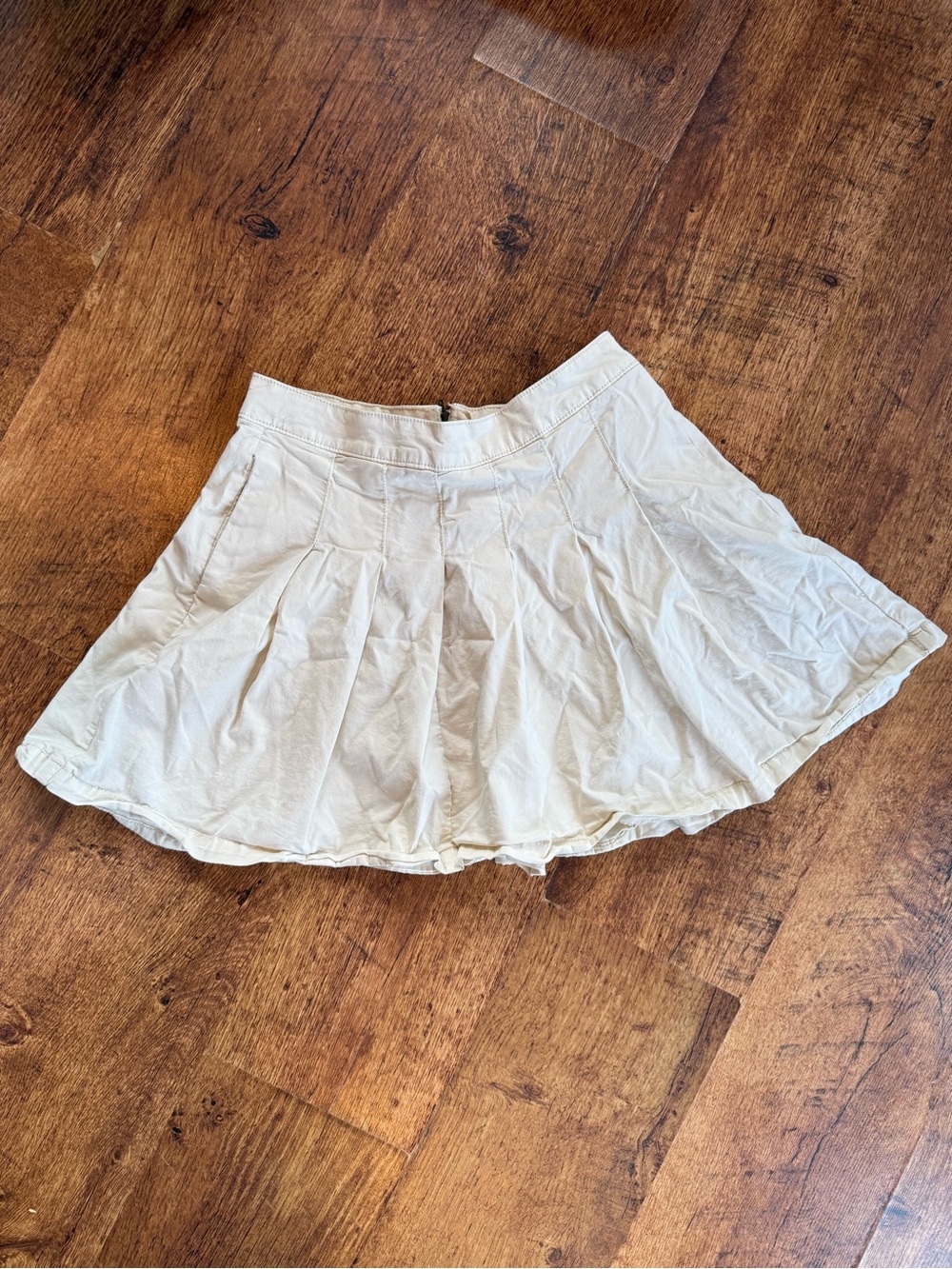 American Eagle White Pleated Mini Skirt Sz 4 Regular